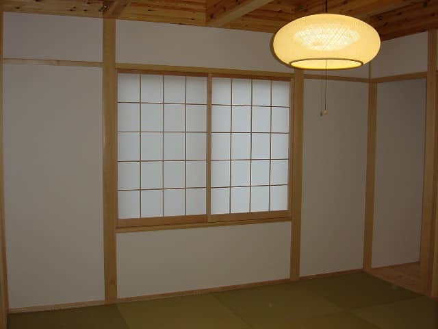 シンプルな和室。琉球畳